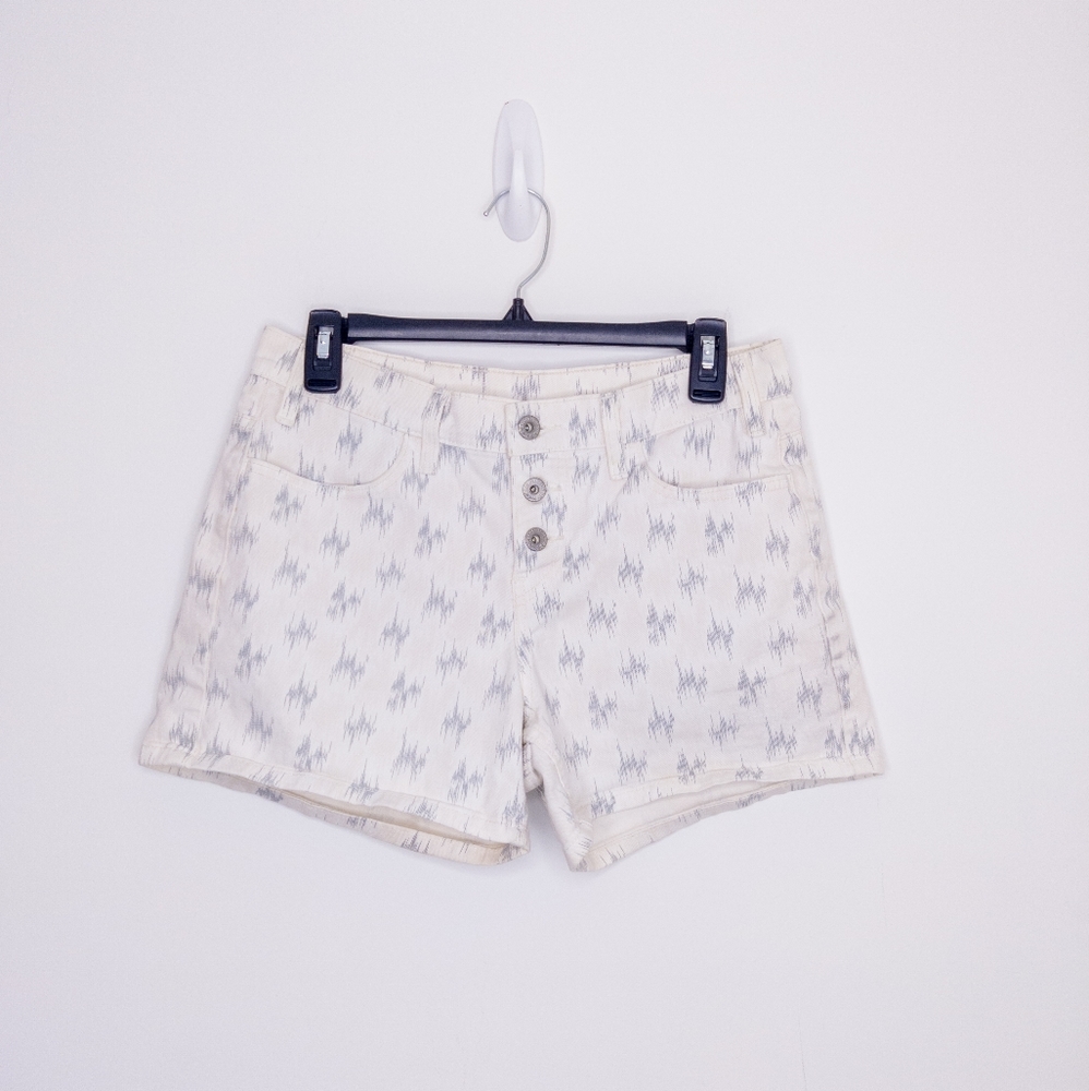 Levi's Women's Jean Shorts White Size 28 Denim Bottoms